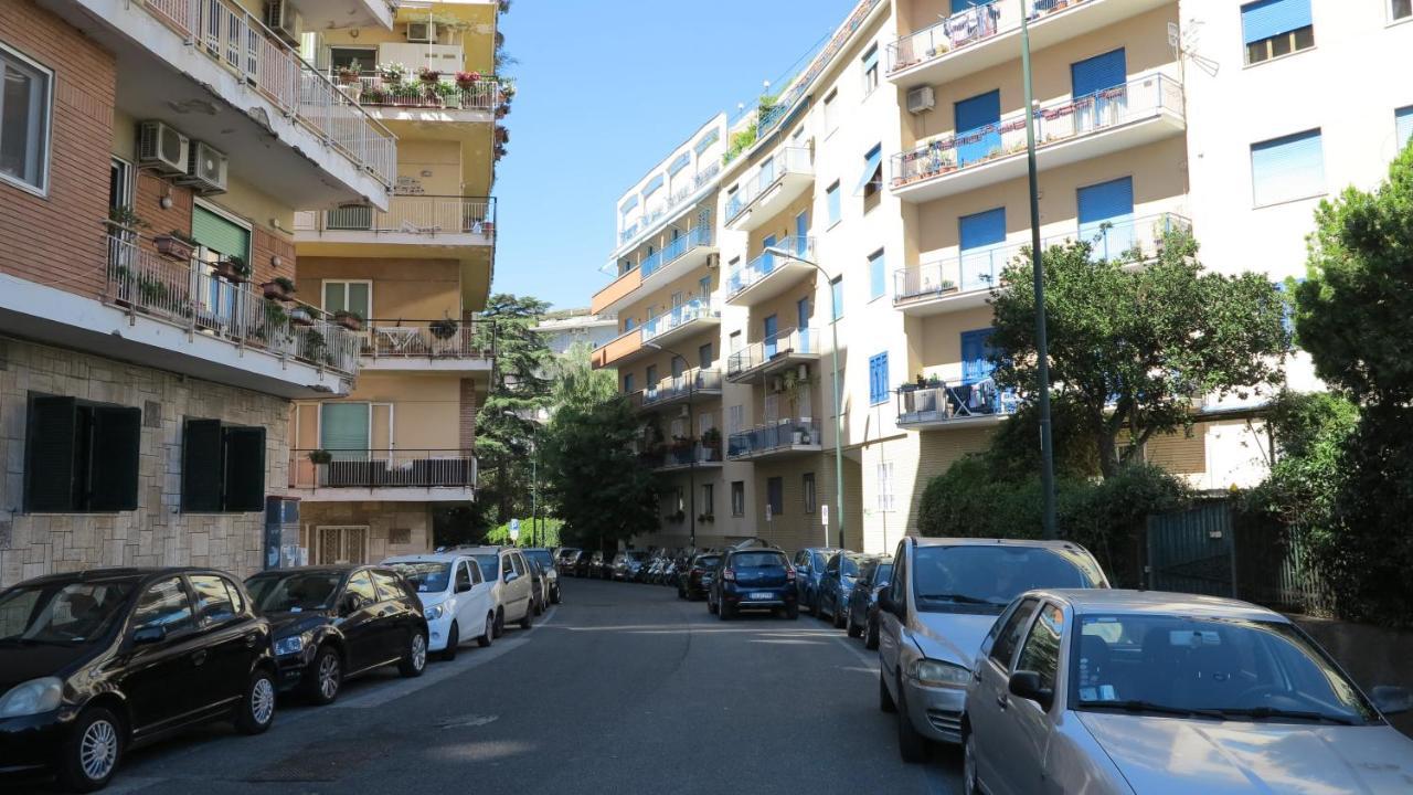 Spacious Panoramic Apartment - Half Way Center-Vomero District Napoli Bagian luar foto
