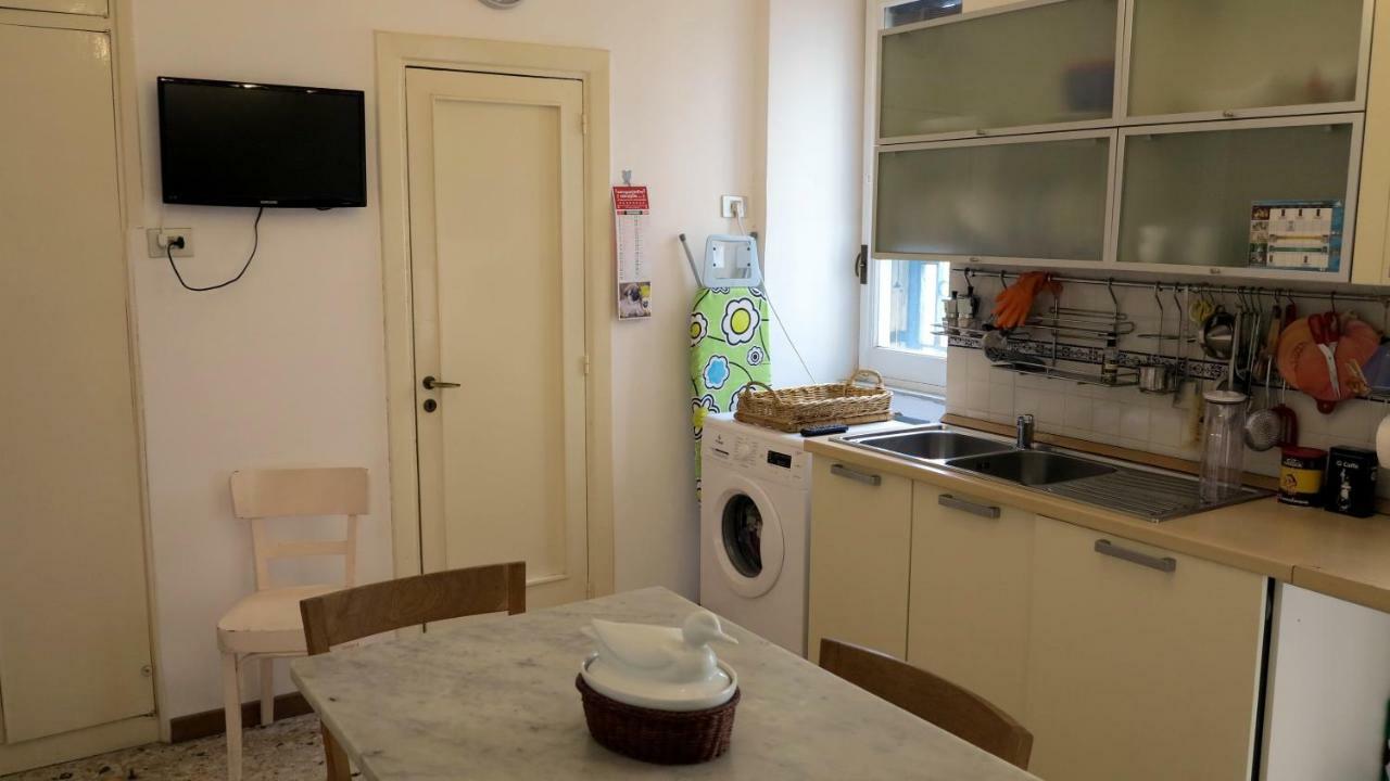 Spacious Panoramic Apartment - Half Way Center-Vomero District Napoli Bagian luar foto